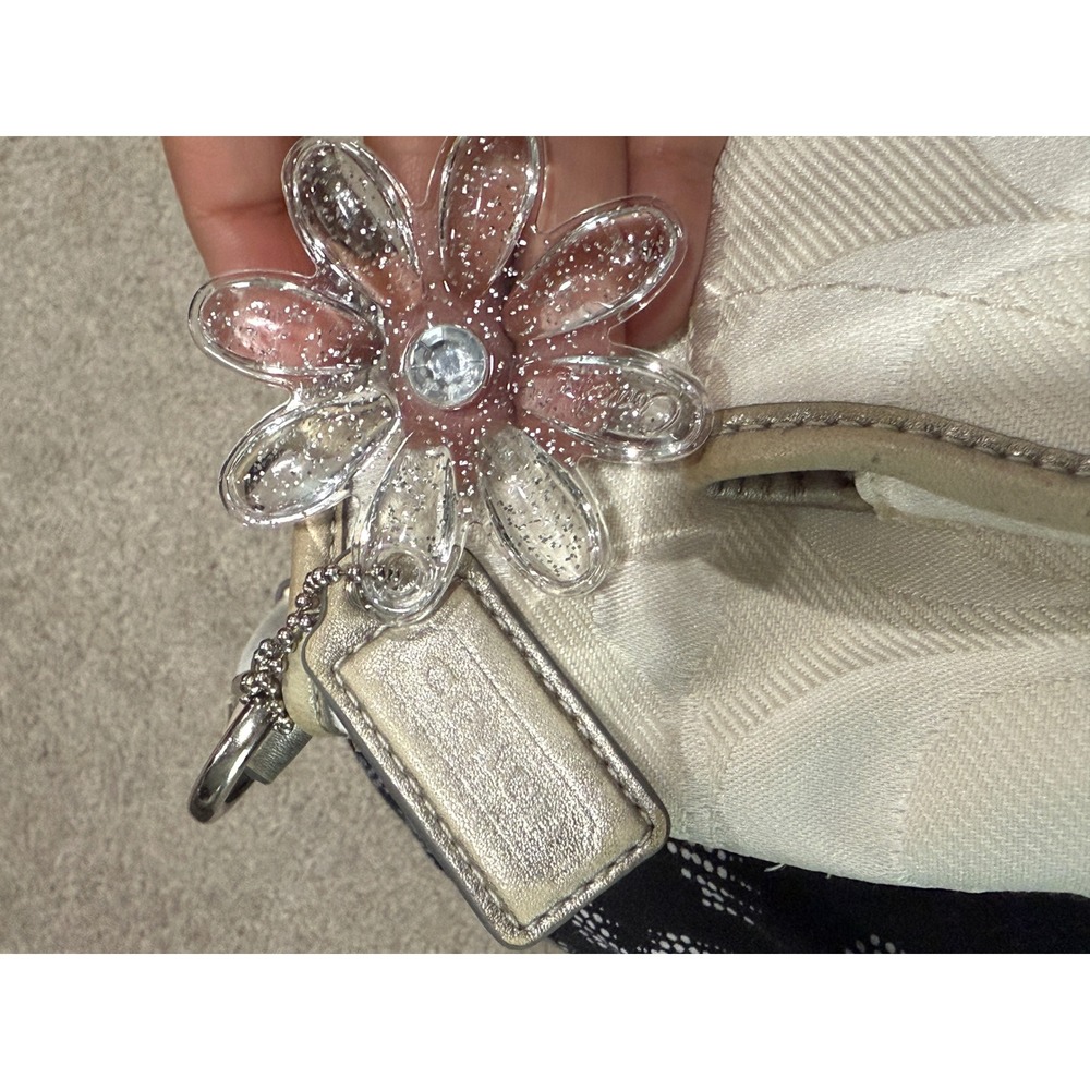 Coach Signature C Monogram White Canvas Shoulder Bag With Flower Charm see pic - Picture 3 of 9